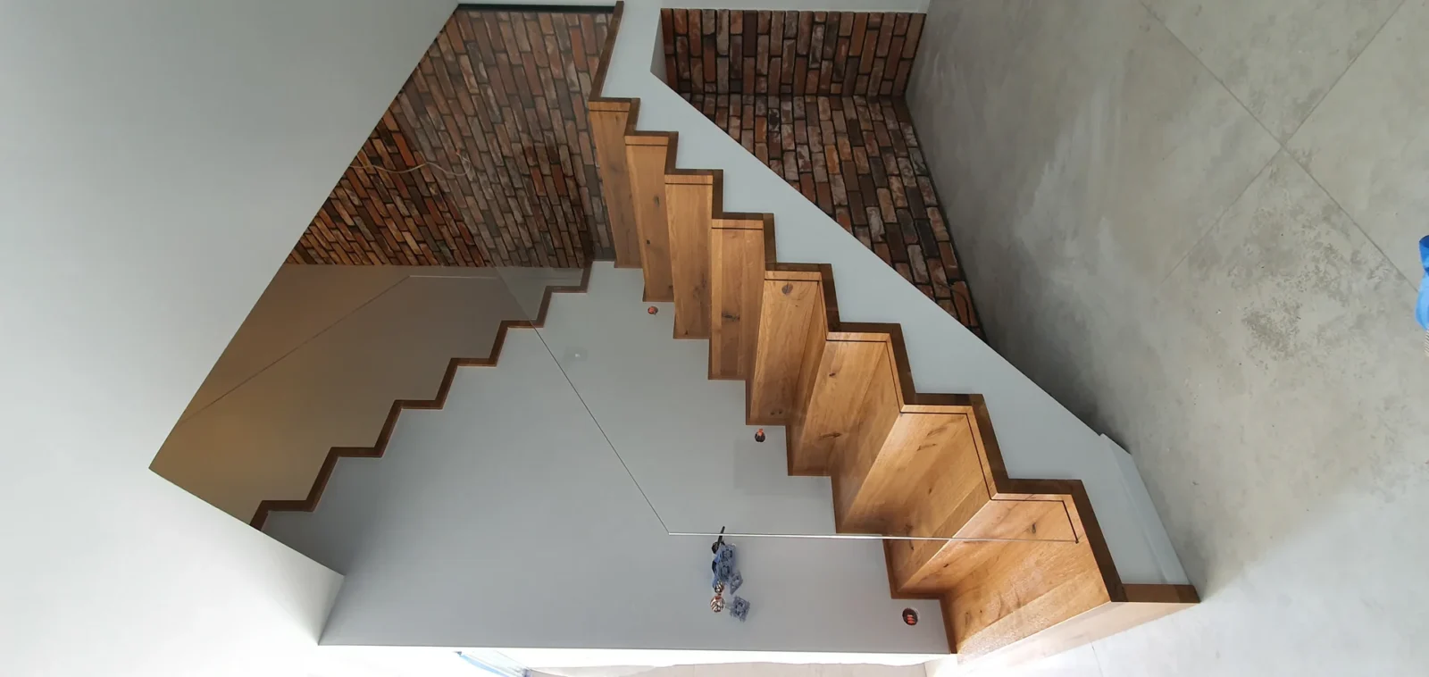 Schody dywanowe dąb rustykalny. Wrocław